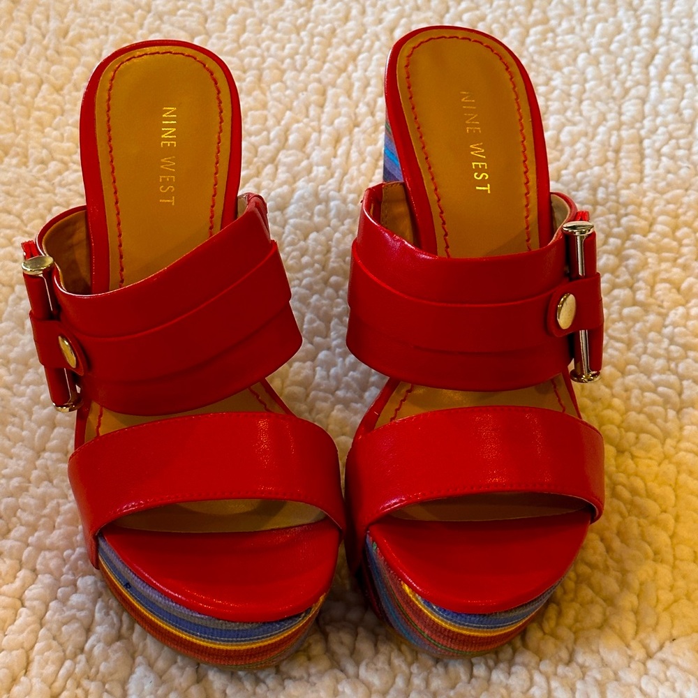 Nine West shoes great condition, worn a couple times.💖